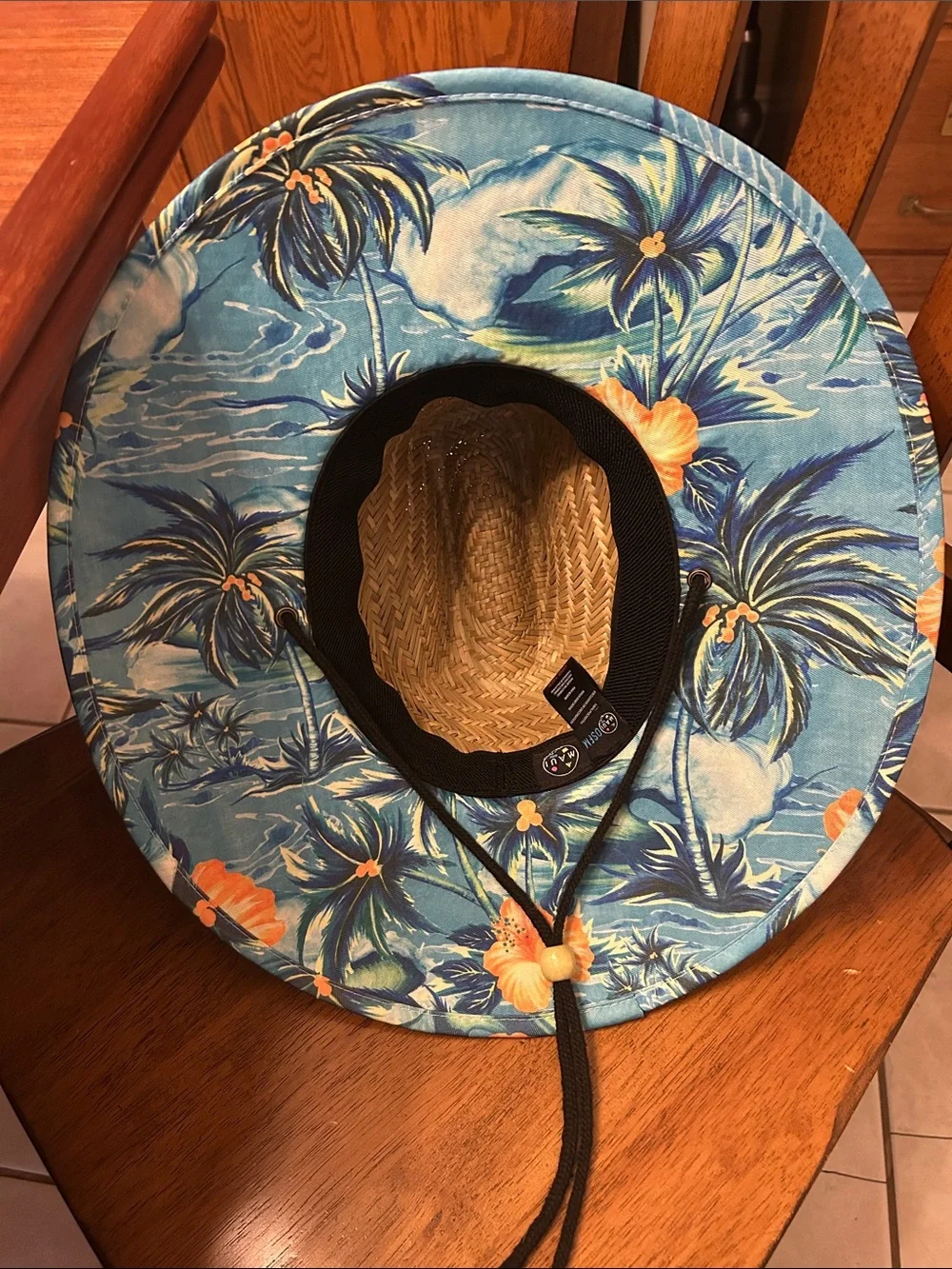 Maui and Sons sun blue chin